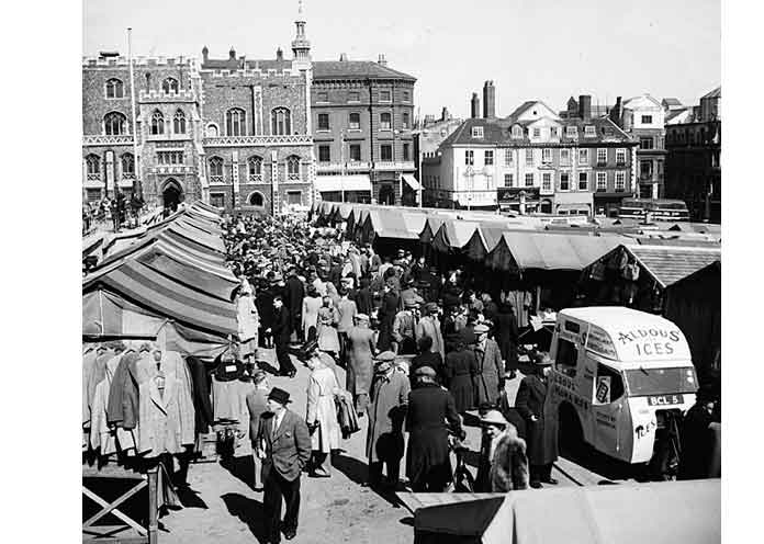 Norwich Market
                 1949