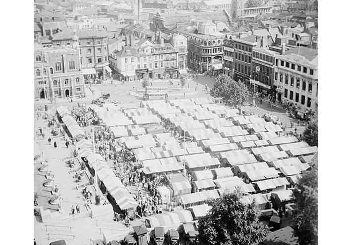 Norwich
                 Market 1951